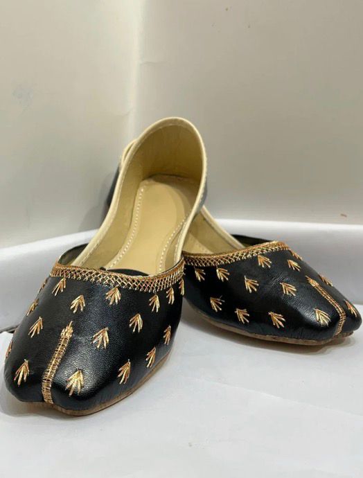 Khussas Black