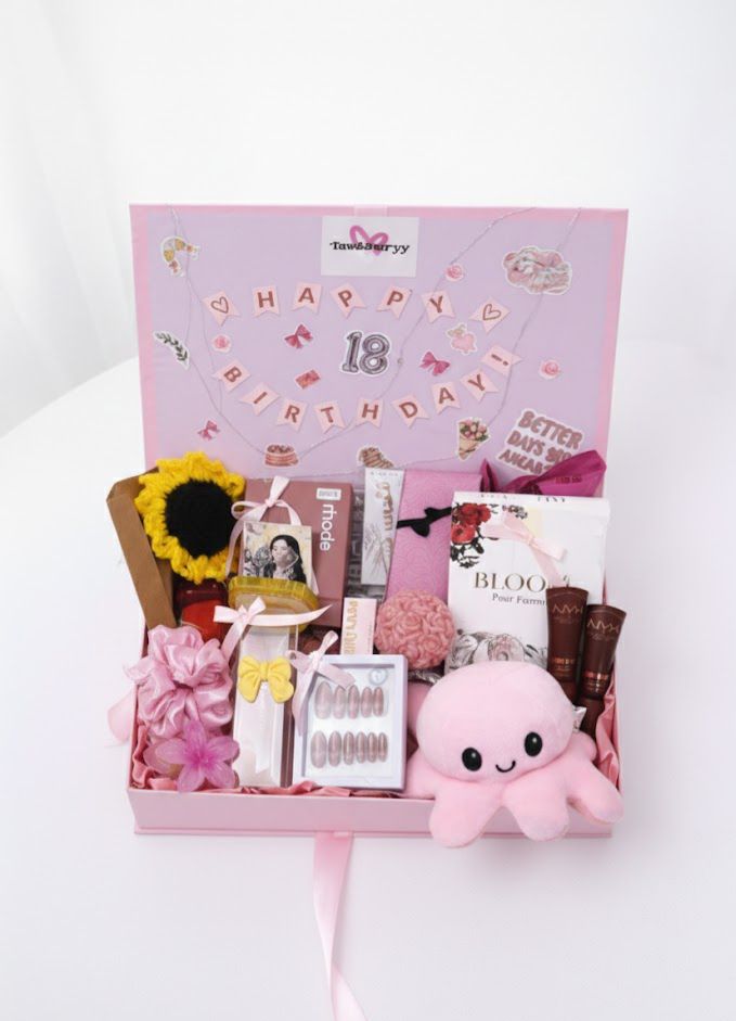 The "Pink & Pretty" Ultimate Birthday Gift Trunk